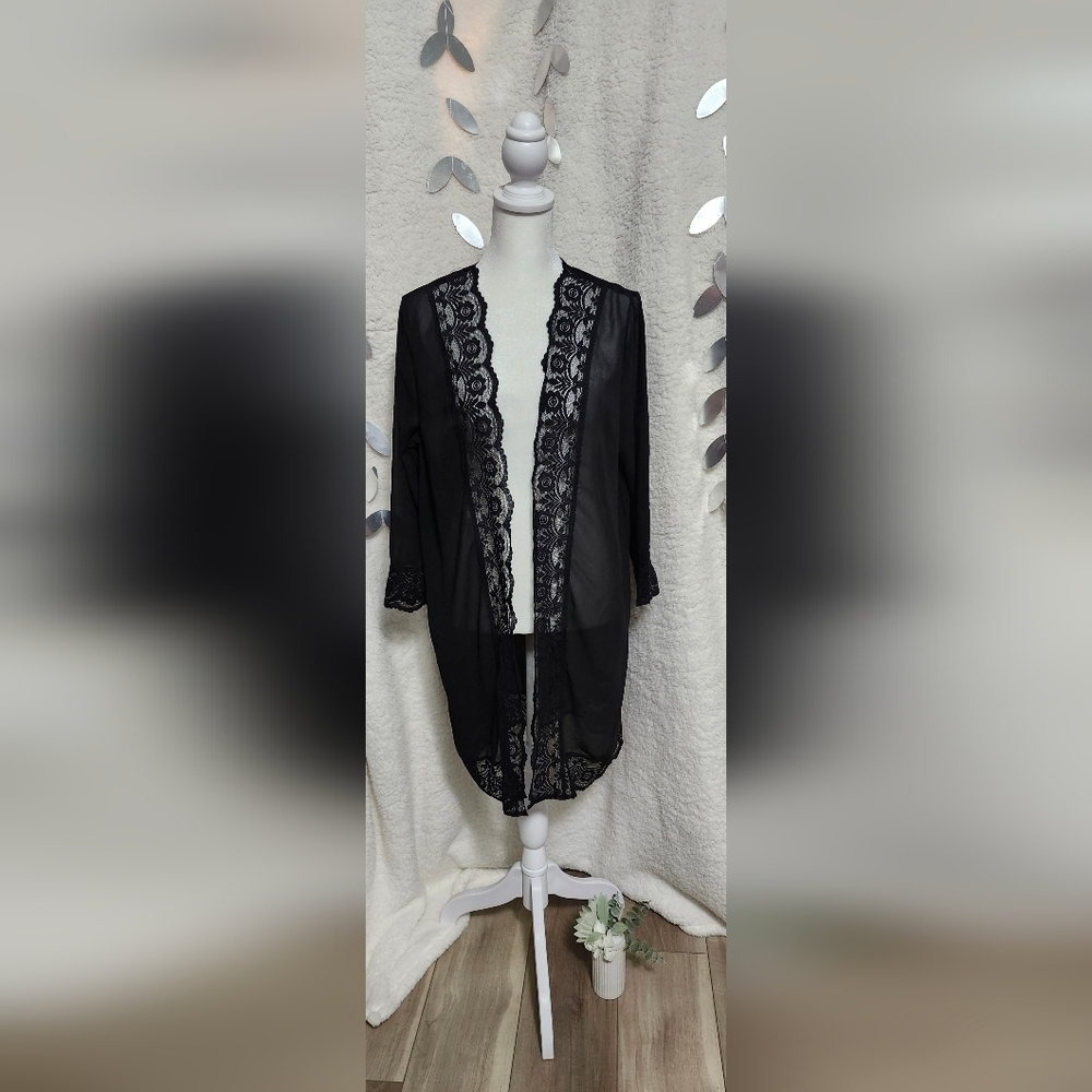 Emery Rose Shear Black Kimono/Bathing Suit Cover. Size: M